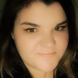 Meet your Posher, Caitlin